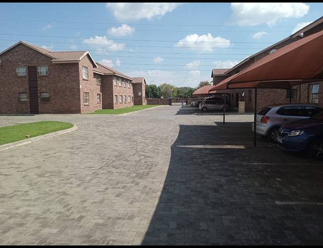 1 BEDROOM APARTMENT FOR SALE IN FAIRLEADS